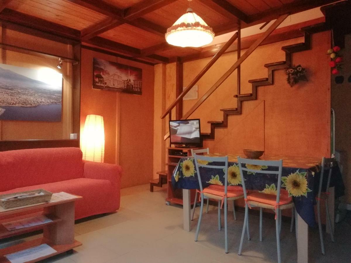 Casa Etna-Mare Apartment Санта Венерина Екстериор снимка